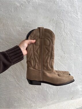 Vintage taupe leather Western cowgirl boots by Vittorio Ricci Studio